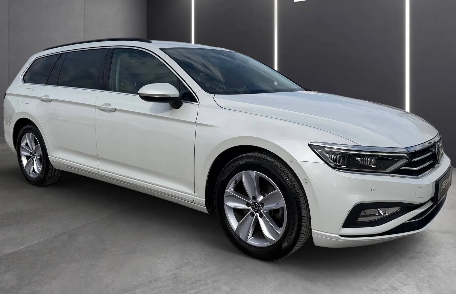Zunanja slika - VW Passat - Variant 2.0 TDI BMT SCR avt.147kW-Matrix-Mrtvi kot ACC - 2
