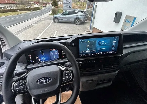 Zunanja slika - Ford Tourneo - Custom TITANIUM 2.0 TDCi 170KM A8 L2H1 FWD - DOBAVA FEB. - 8