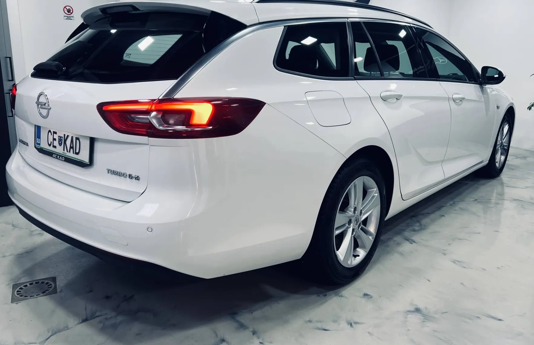Zunanja slika - Opel Insignia - 2.0 CDTI 125KW SPORTS TOURER  4WD-PDC-SLOVENSKI... - 4