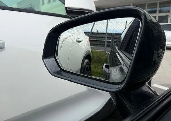 Zunanja slika - Volvo V60 - D3 AUT BLISS Led NAVI servis + olje menjalnik - 16