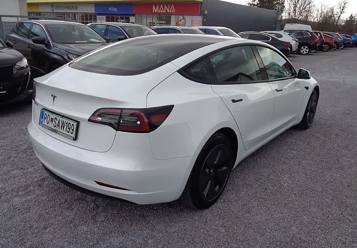 Zunanja slika - Tesla Model 3 - Long Range RWD - NA VOLJO ZA POSLOVNI NAJEM - 4