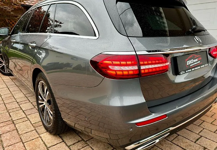 Zunanja slika - Mercedes-Benz E-Razred - 220d Avantgarde LED+ALU+DISTRONIC+KAMERA+AGILITY - 3