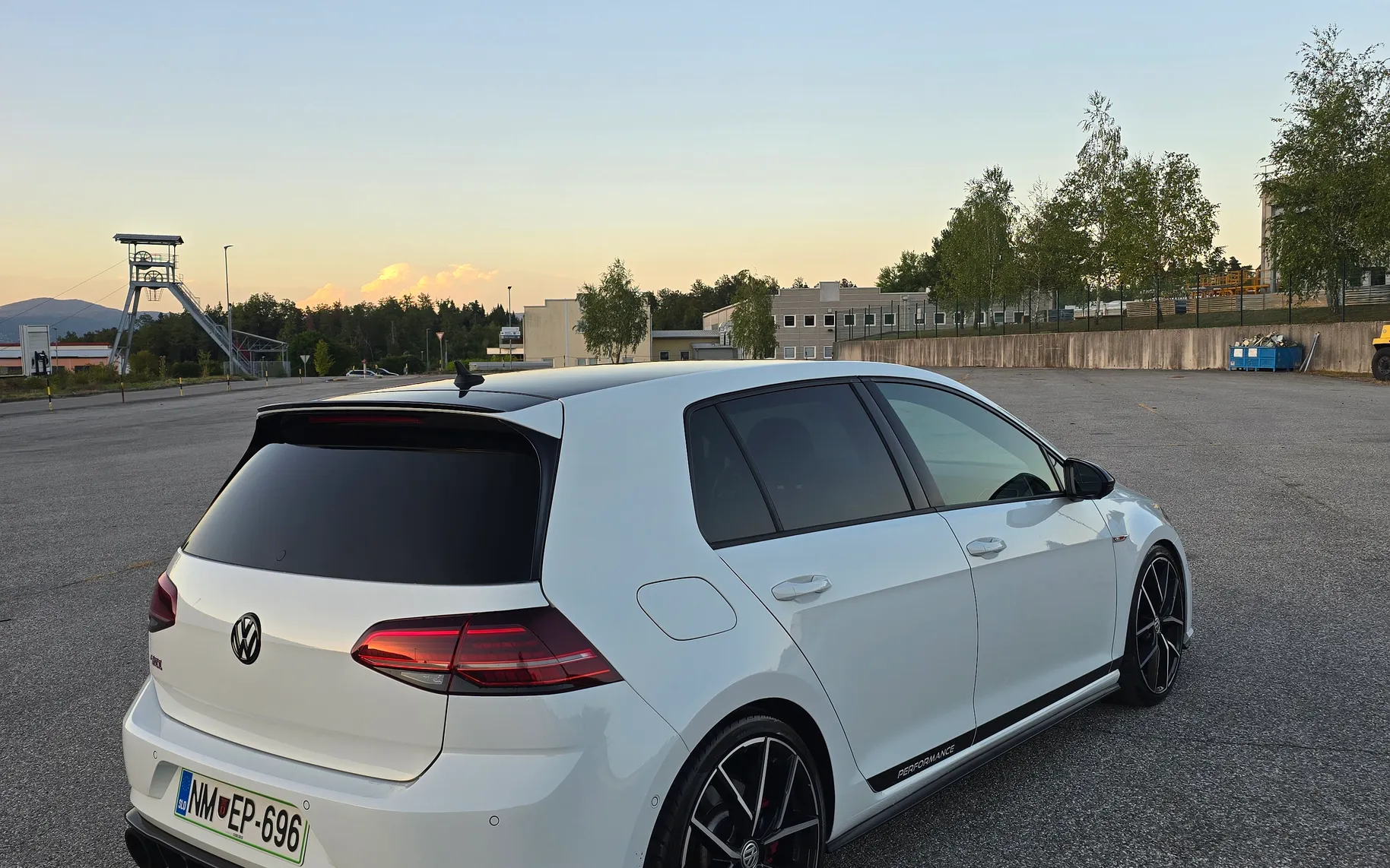 Zunanja slika - Volkswagen Golf - VW  7.5 GTI Performance - 6