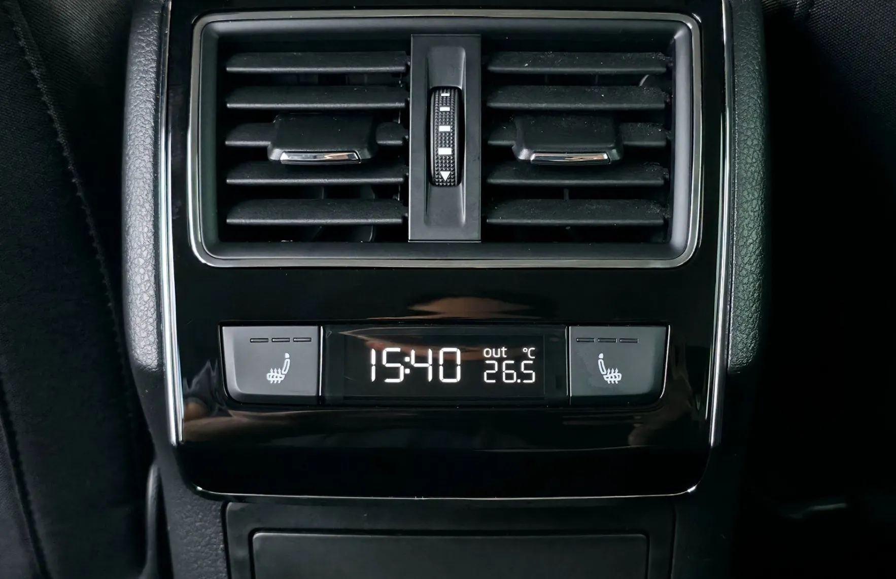 Zunanja slika - Škoda Superb - Combi 4x4 2.0TDI Style DSG MATRIX•ACC•VIRTUAL•17C• - 13