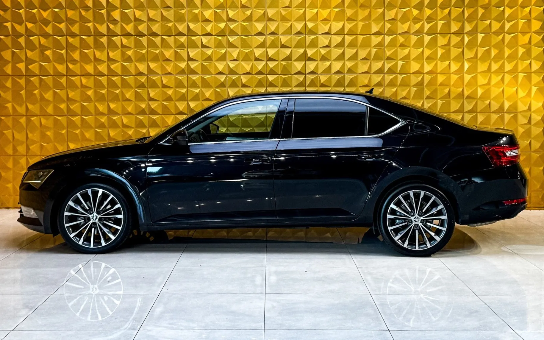 Zunanja slika - Škoda Superb - 4x4 2.0 TDI AVT.-NAV - 6