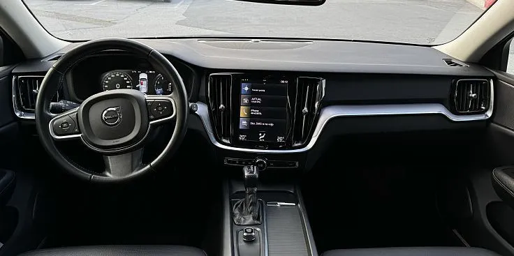 Zunanja slika - Volvo V60 - T5 2.0 Momentum FWD + VLEČNA KLJUKA - 10