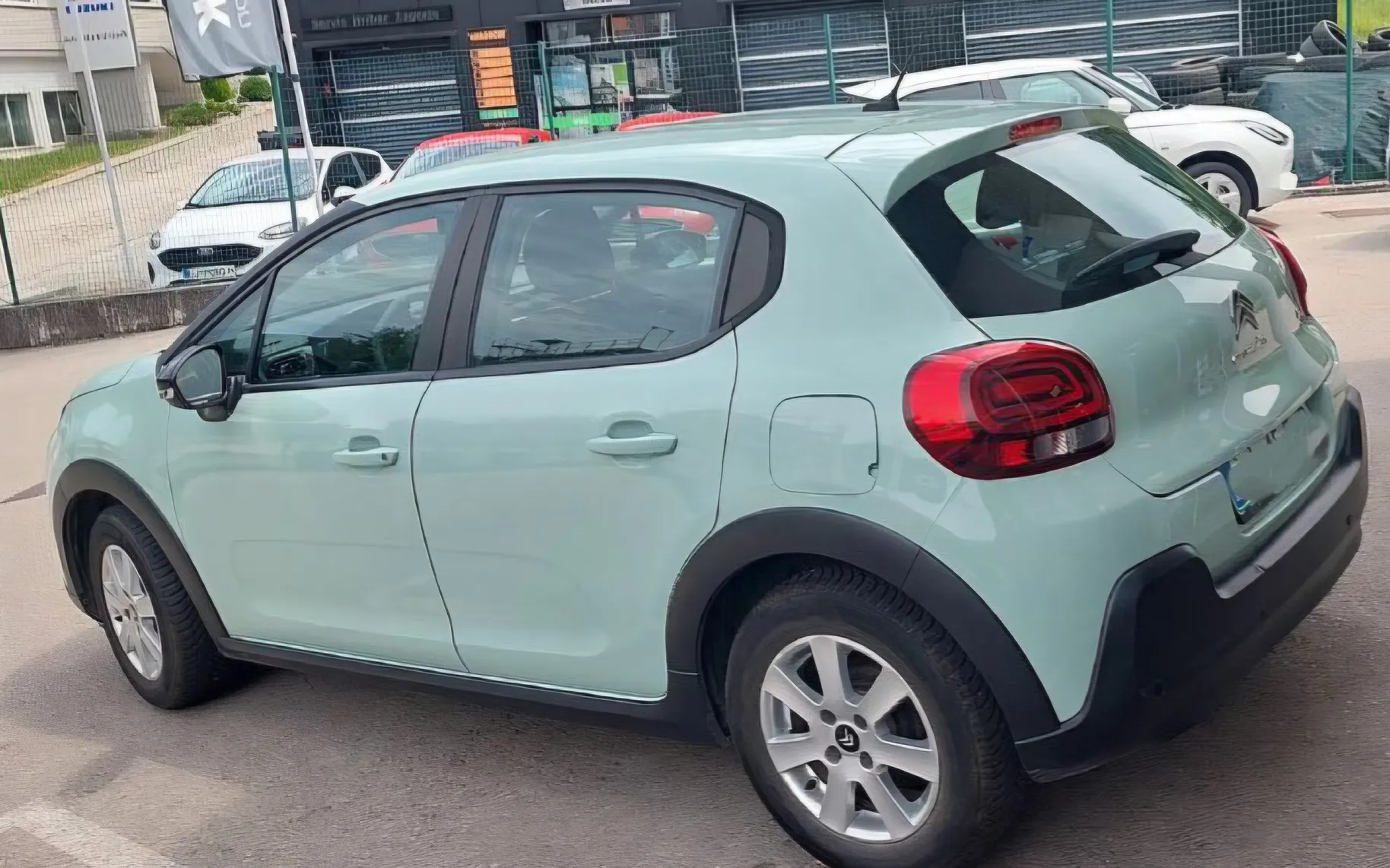 Zunanja slika - Citroën C3 - 1,2 PureTech 82 Feel - 3