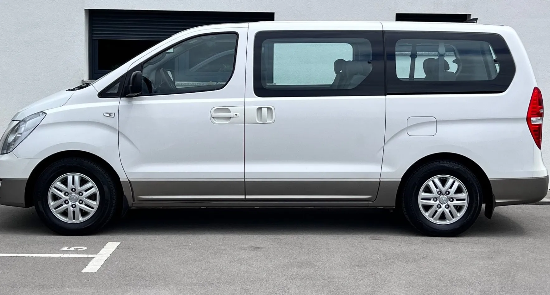 Zunanja slika - Hyundai H-1 - 2.5 CRDi+8SED+R.KAMERA+NAVI+3CONSKA KLIMA... - 5