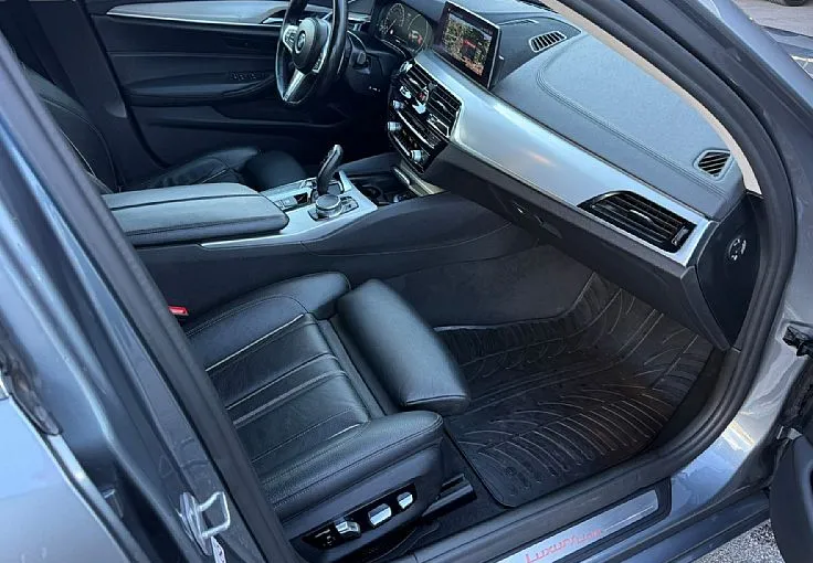 Zunanja slika - BMW Serija 5 - Touring: 530i xDrive Touring Avt.-Virt-Memo-Kam-aTemp-SL - 7