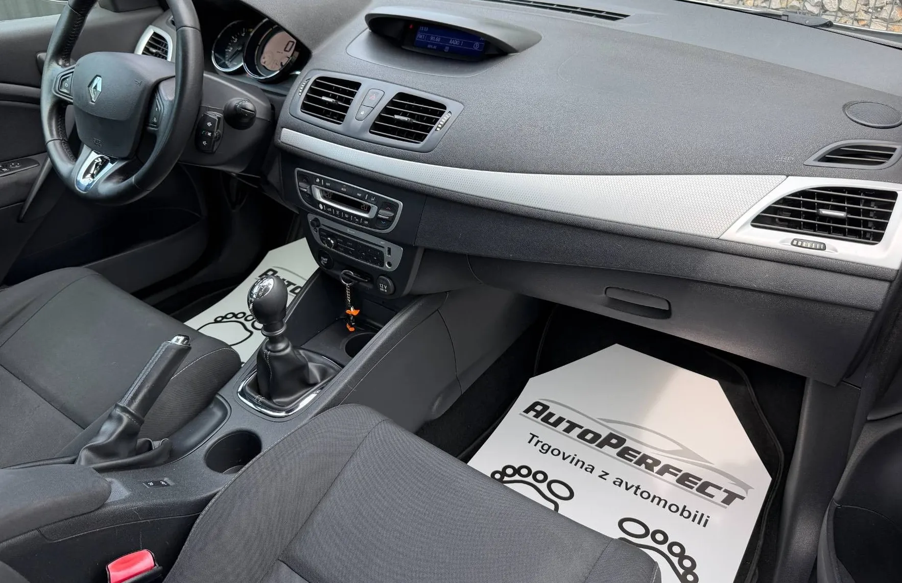 Zunanja slika - Renault Mégane - Megane Berline 1.5 dCi |SLO|2 CON. KLIM.| - 11