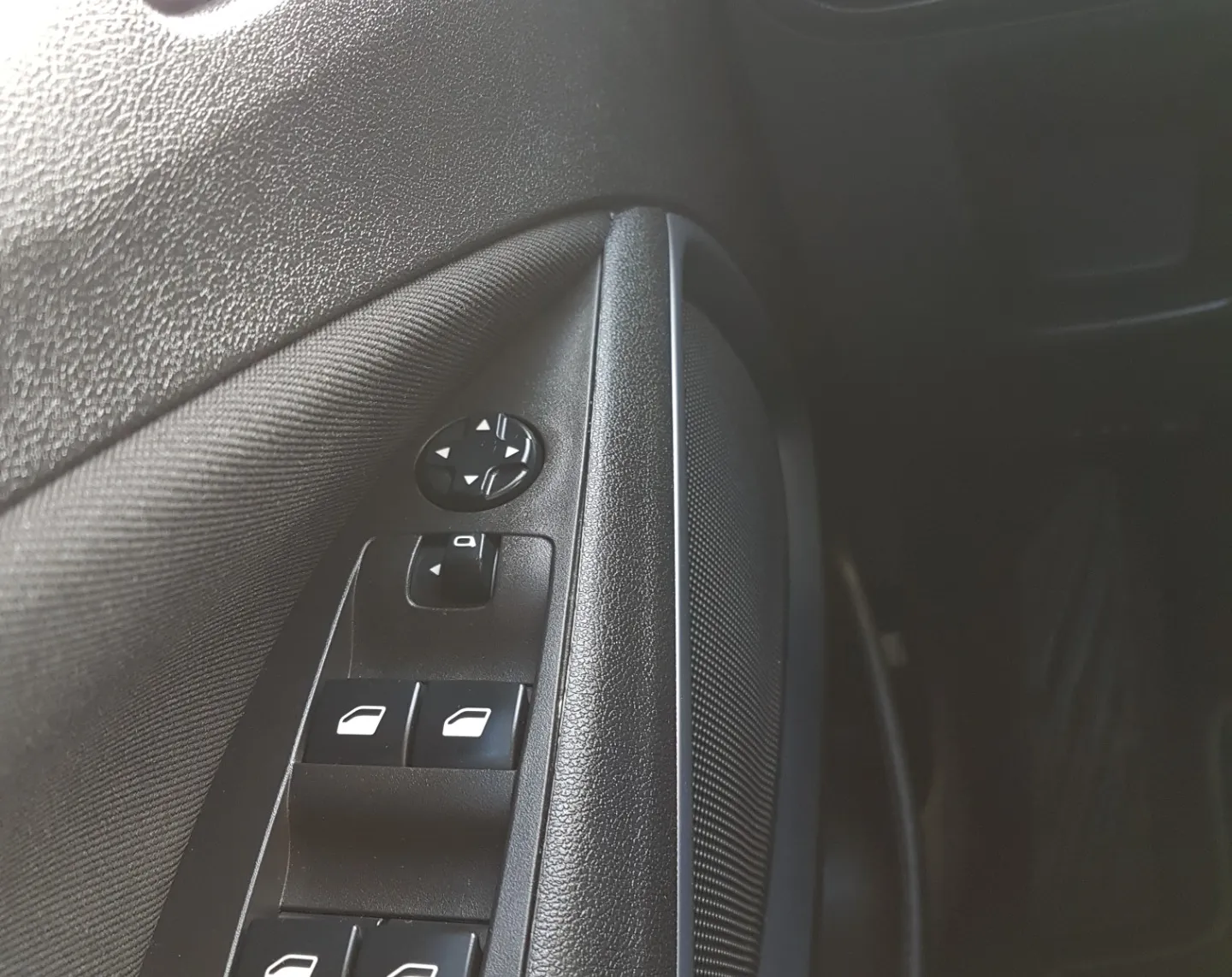 Zunanja slika - Opel Crossland X - 1,6 CDTi - 12
