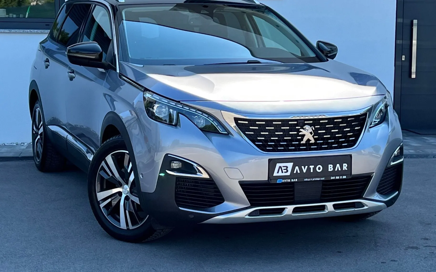Zunanja slika - Peugeot 5008 - ALLURE+SLO+FULL LED+ALU+KEYLESS GO+HI-FI - 1