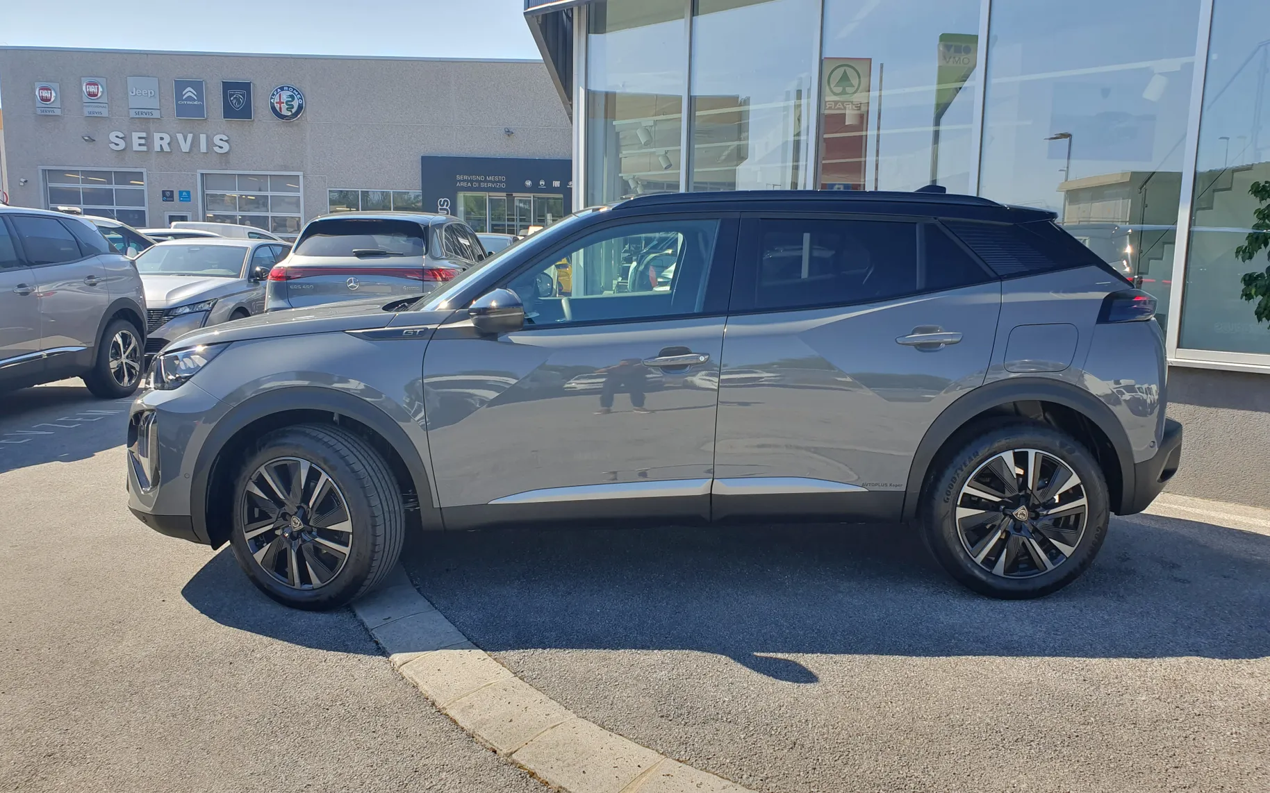 Zunanja slika - Peugeot 2008 - GT HIBRID 145 e-DCT6 - 12