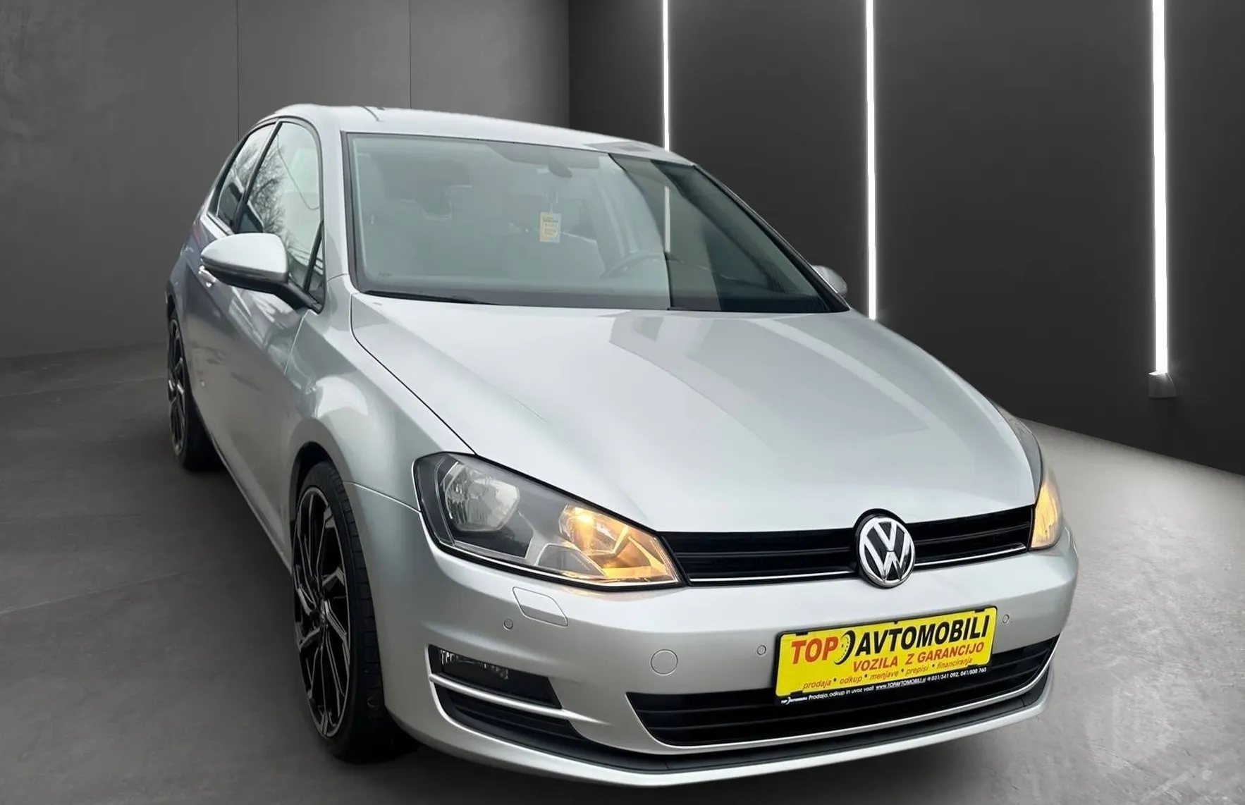 Zunanja slika - VW Golf - 1.6 TDI TEMP PDC GR.SEDEŽEV SAMO 98.000KM - 11
