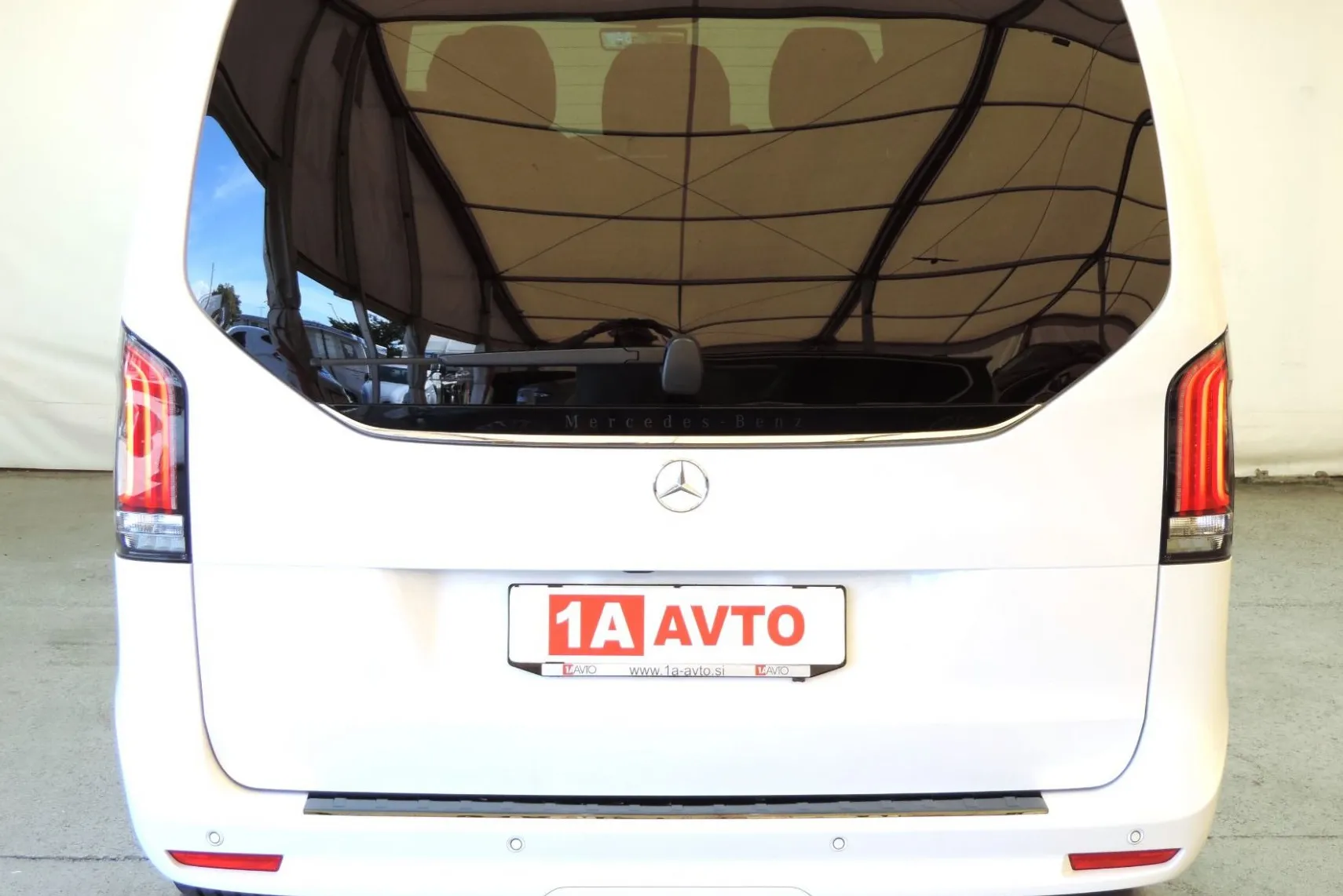 Zunanja slika - Mercedes-Benz V-Razred - V 300 d Style dolgi Avt. LED-ACC-7.SEDEŽEV-KAMERA - 6