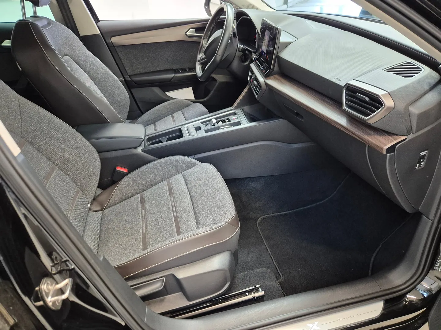 Zunanja slika - Seat Leon - SP XC 2.0 TDI DSG 110kW (150KM) - 9
