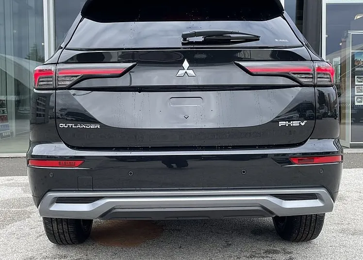 Zunanja slika - Mitsubishi Outlander - 2.4 PHEV Instyle+ Auto - 4