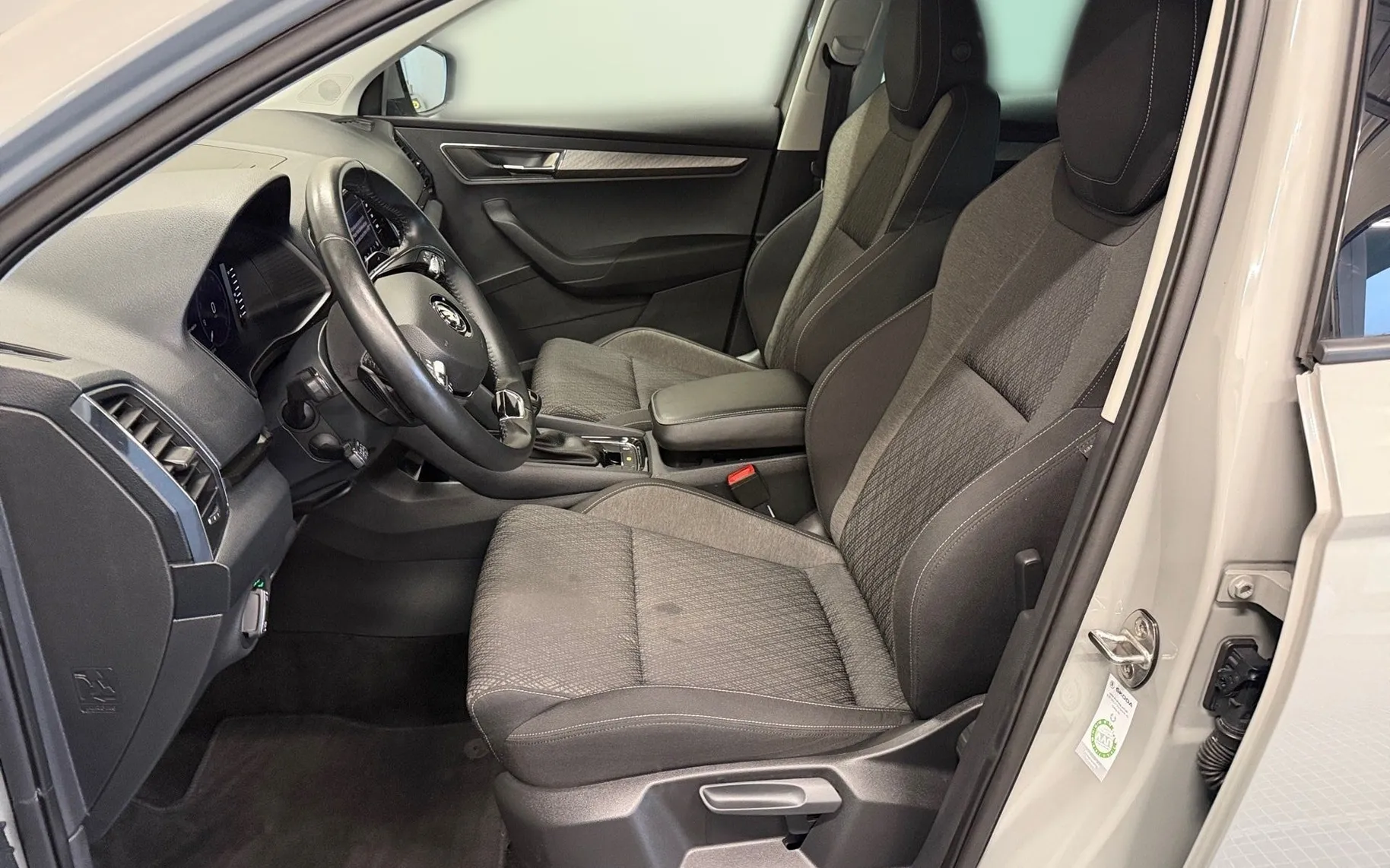 Notranja slika - Škoda Karoq - 2.0 TDI Style DSG-LED-Keyless-ACC-Navi-AppConnect - 7