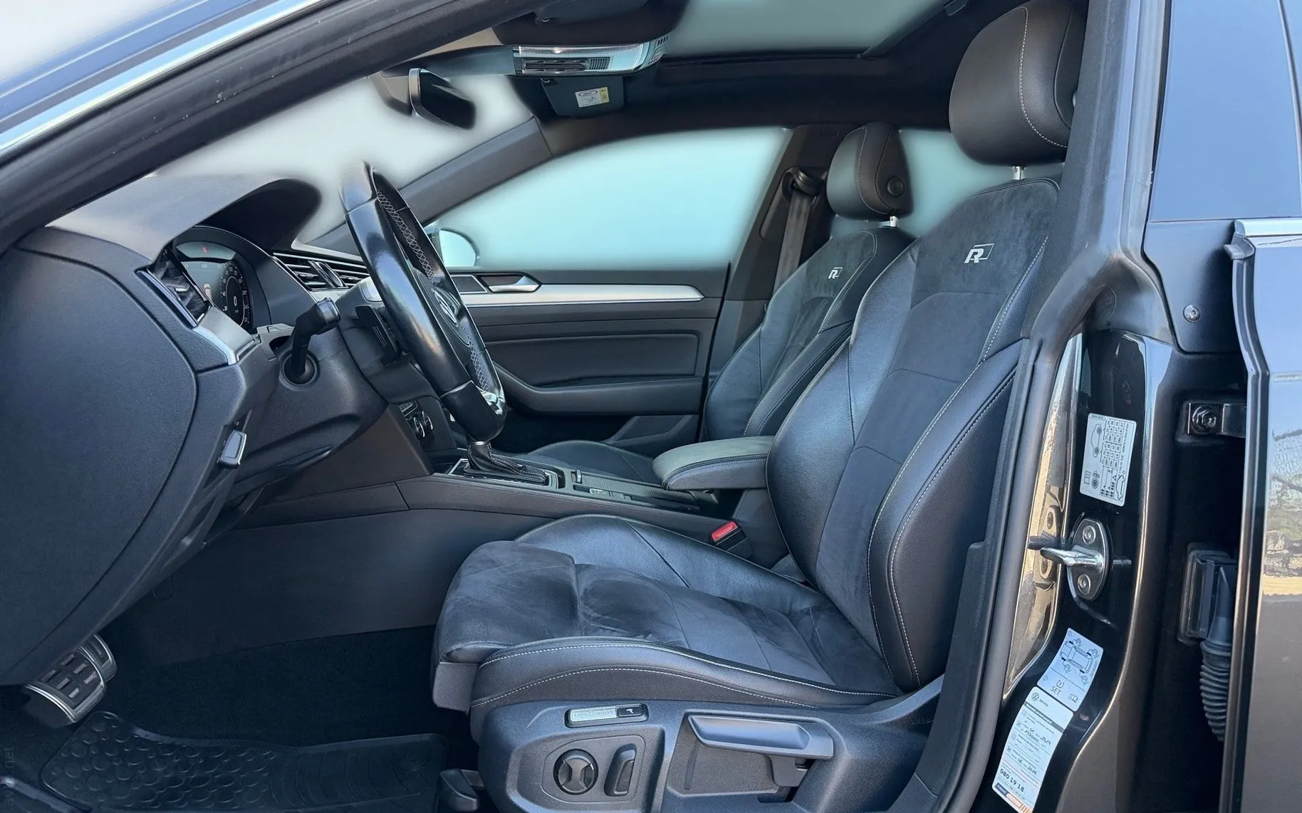 Notranja slika - Volkswagen Arteon - 4motion 2.0 TDI R-Line DSG-DCC-Panorama-Vl.kljuka. - 7
