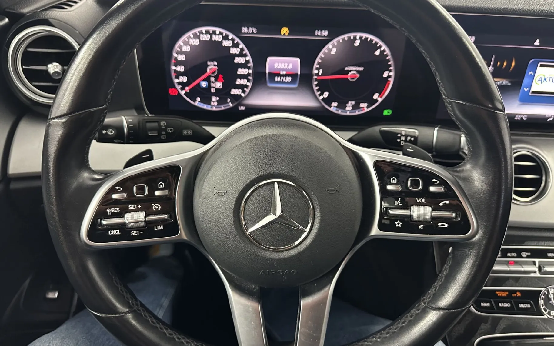 Zunanja slika - Mercedes-Benz E-Razred - AMG Line Avt. 220 AMG 4Matic.NEMŠKI.KAMERA.DIZEL - 10