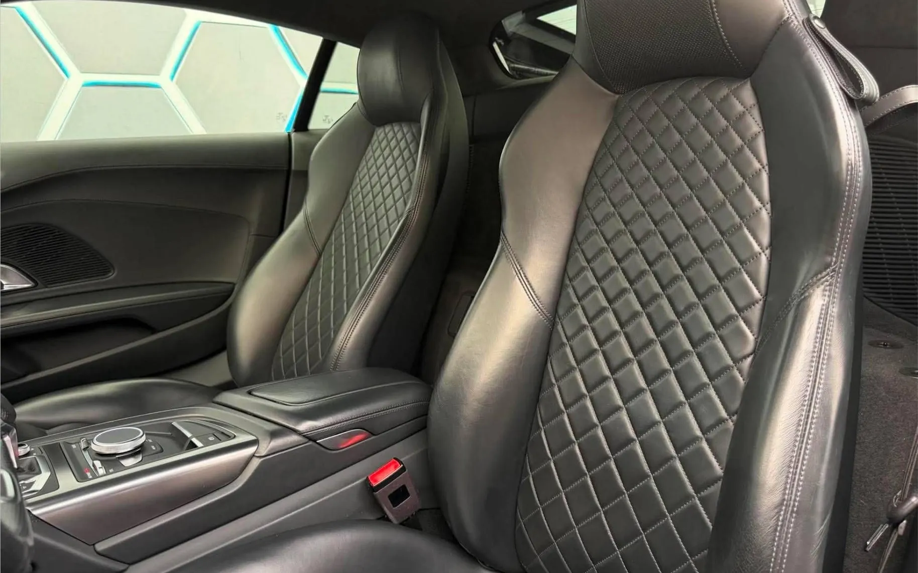 Notranja slika - Audi R8 - V10 PERFORMANCE•4X4•LIFT•CARBON•CERAMICA•LASER• - 9