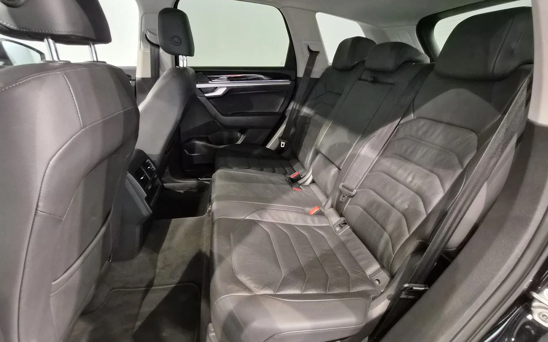 Zunanja slika - Volkswagen Touareg - 4motion V6 TDI BMT R-Line Tiptronic TEMP LUFT LED - 16