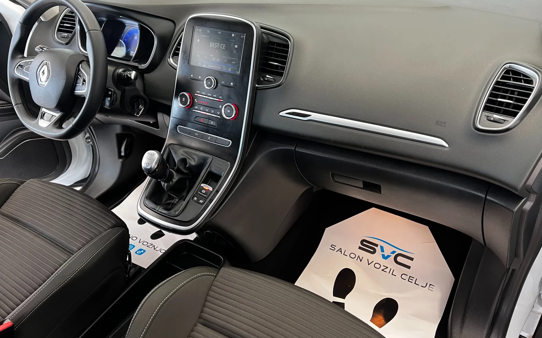 Zunanja slika - Renault Scénic - TCe 115 Energy Zen - 11