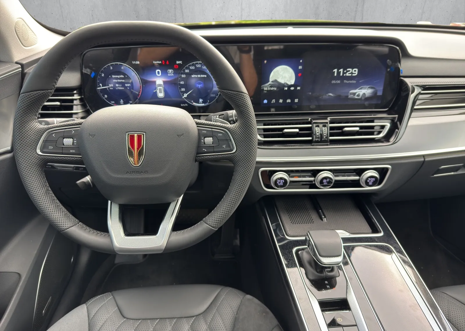 Zunanja slika - Hongqi HS5 - 2.0T AWD + PANORAMA +KEYLESS+ BLIS + 360 + GRETJE - 8