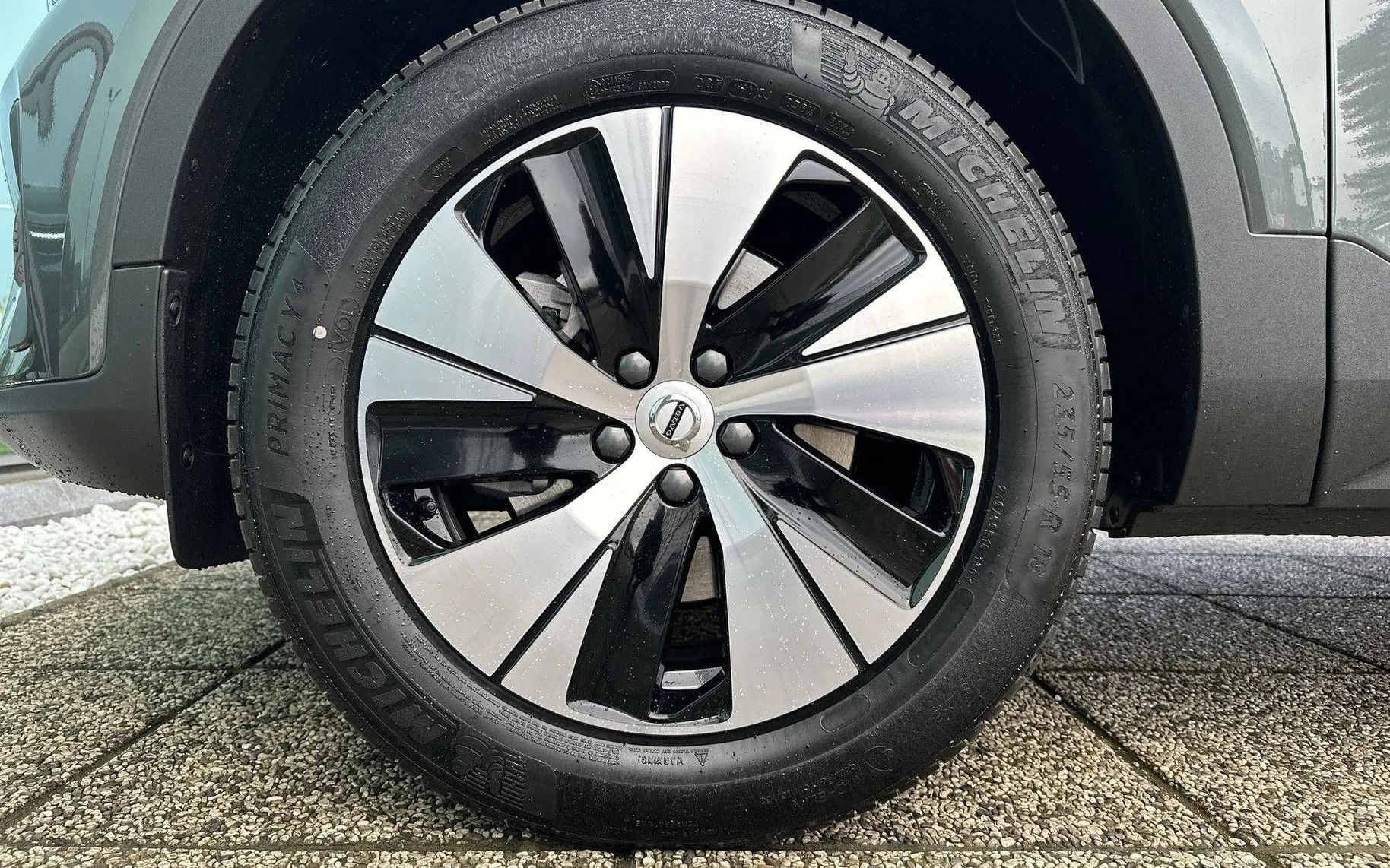 Notranja slika - Volvo XC40 - B3 P Core AT DCT... - 9