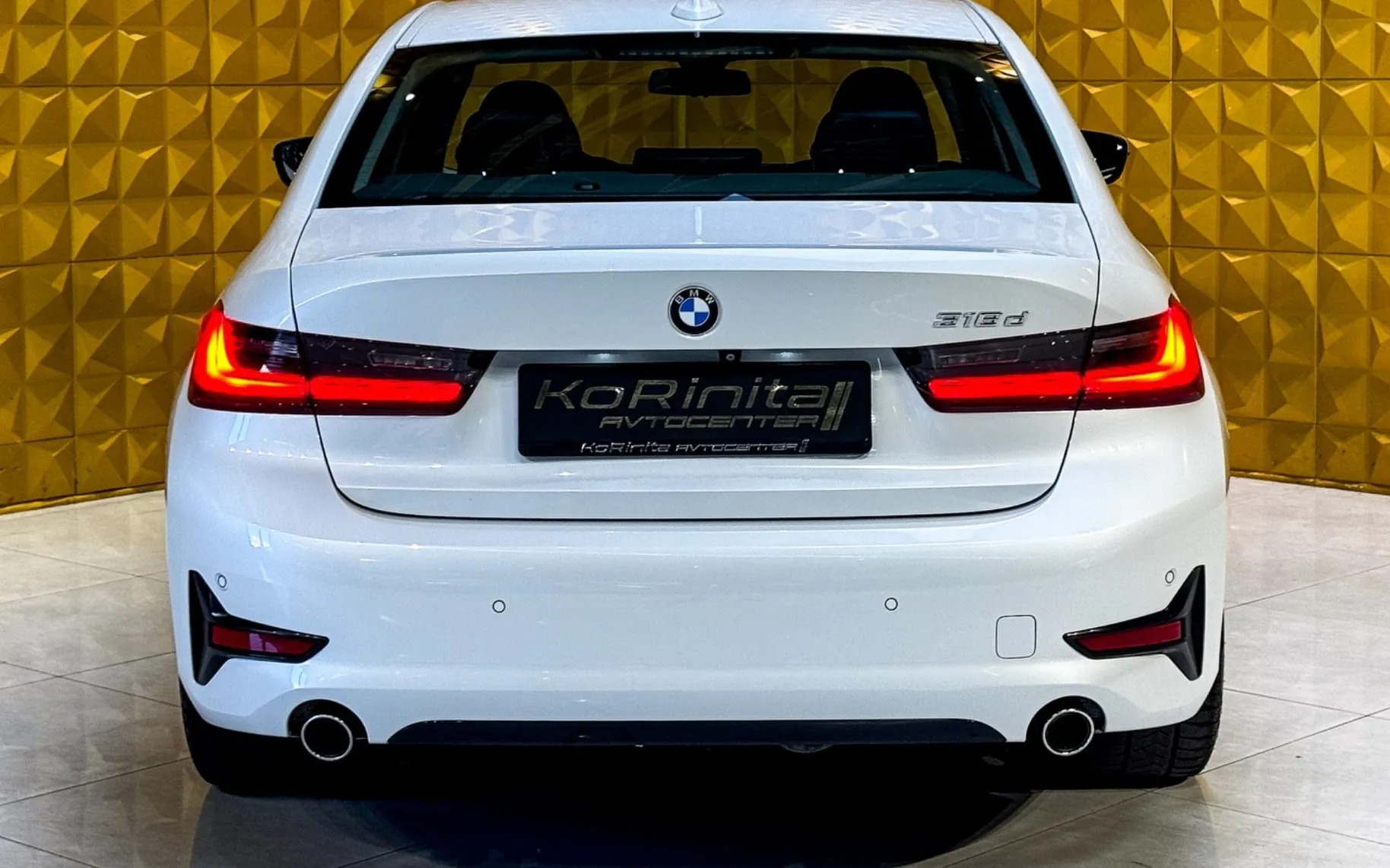 Notranja slika - BMW serija 3: - 318d AUT.-Sport Line-VIRTUAL-KAMERA-PERLA-AMBI - 10