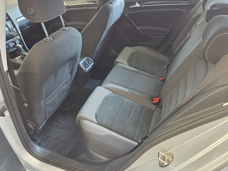 Zunanja slika - Volkswagen Golf - 1.6 TDI 85Kw BMT DSG NAVI GLAVNI SERVIS - 9