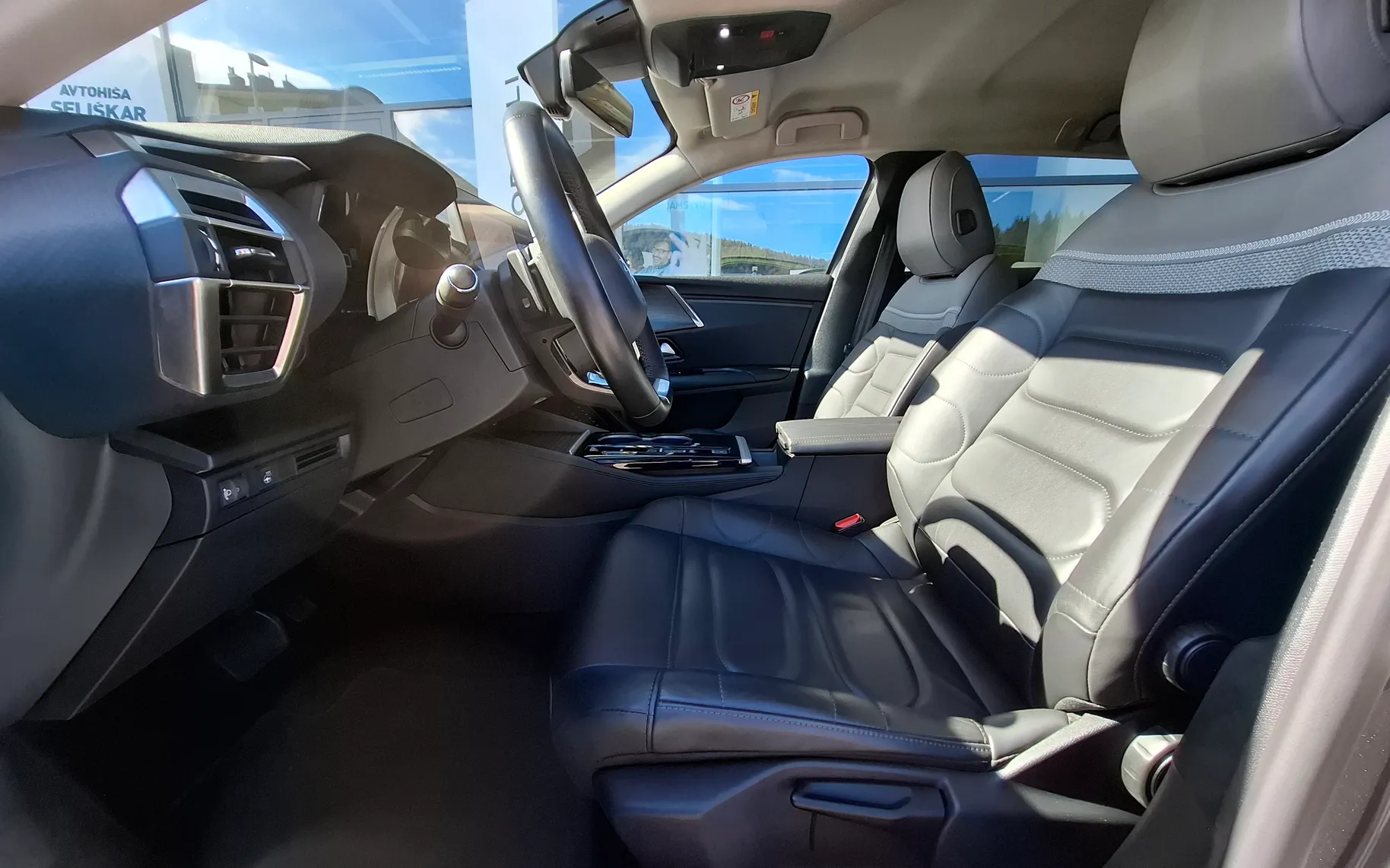 Zunanja slika - Citroën C5X - C5 X 1.2 PURETECH SHINE - ODLIČEN - POTRJENA SERVISNA - 10