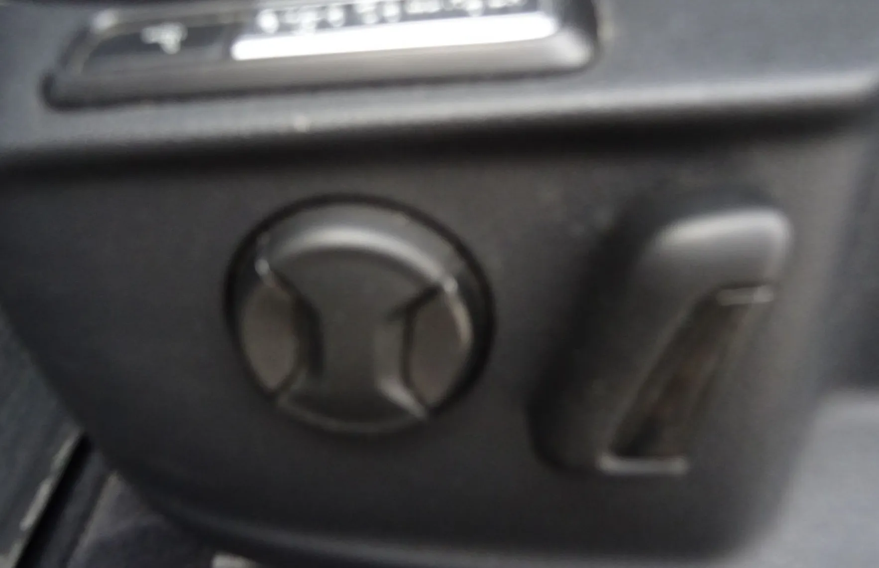 Zunanja slika - Volkswagen Passat - Variant 2.0 TDI DSG 4Motion Comfortline 190KM - NAVI - - 19