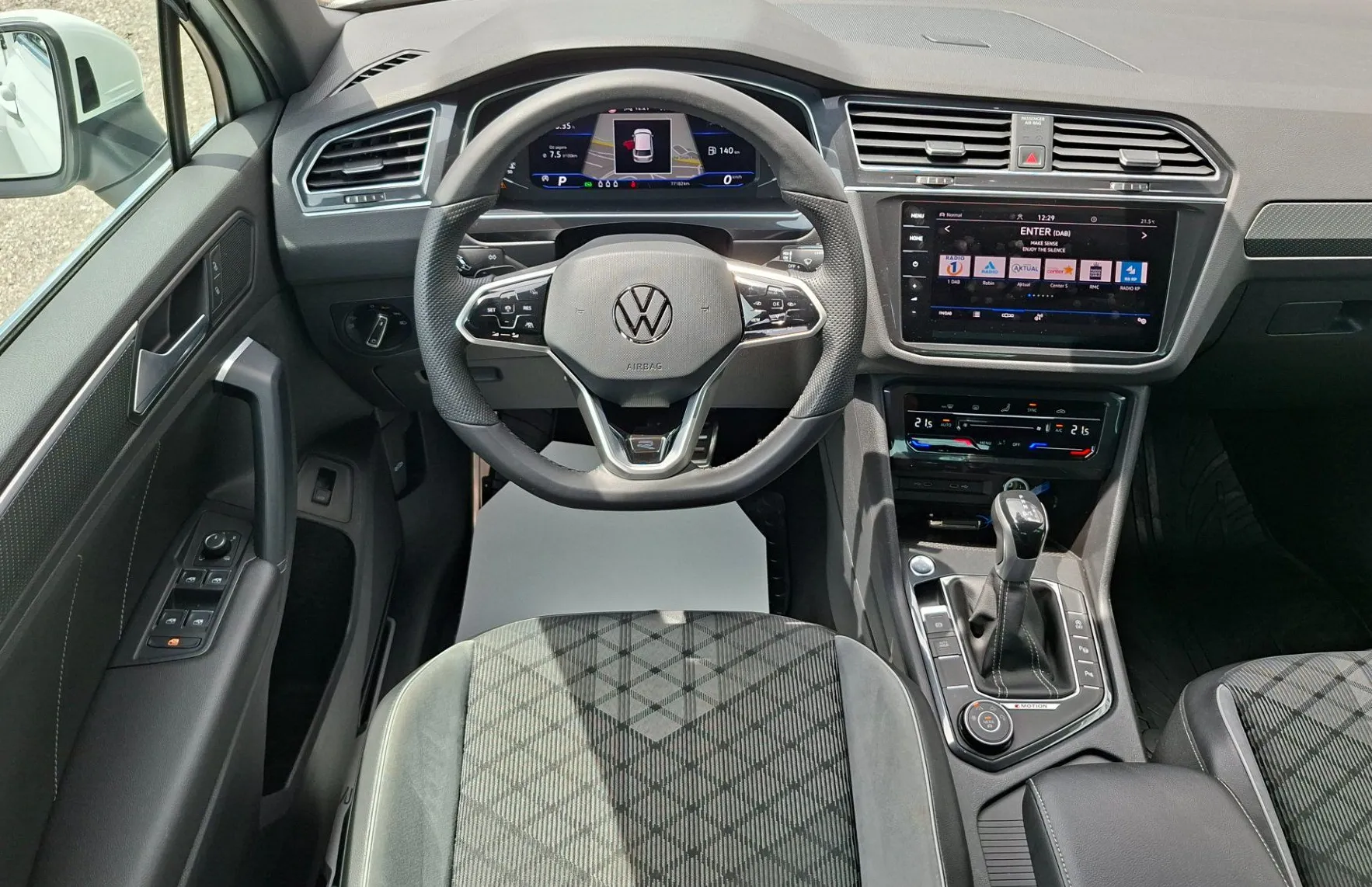 Zunanja slika - Volkswagen Tiguan - 4motion 2.0 TDI BMT R-Line DSG - 10