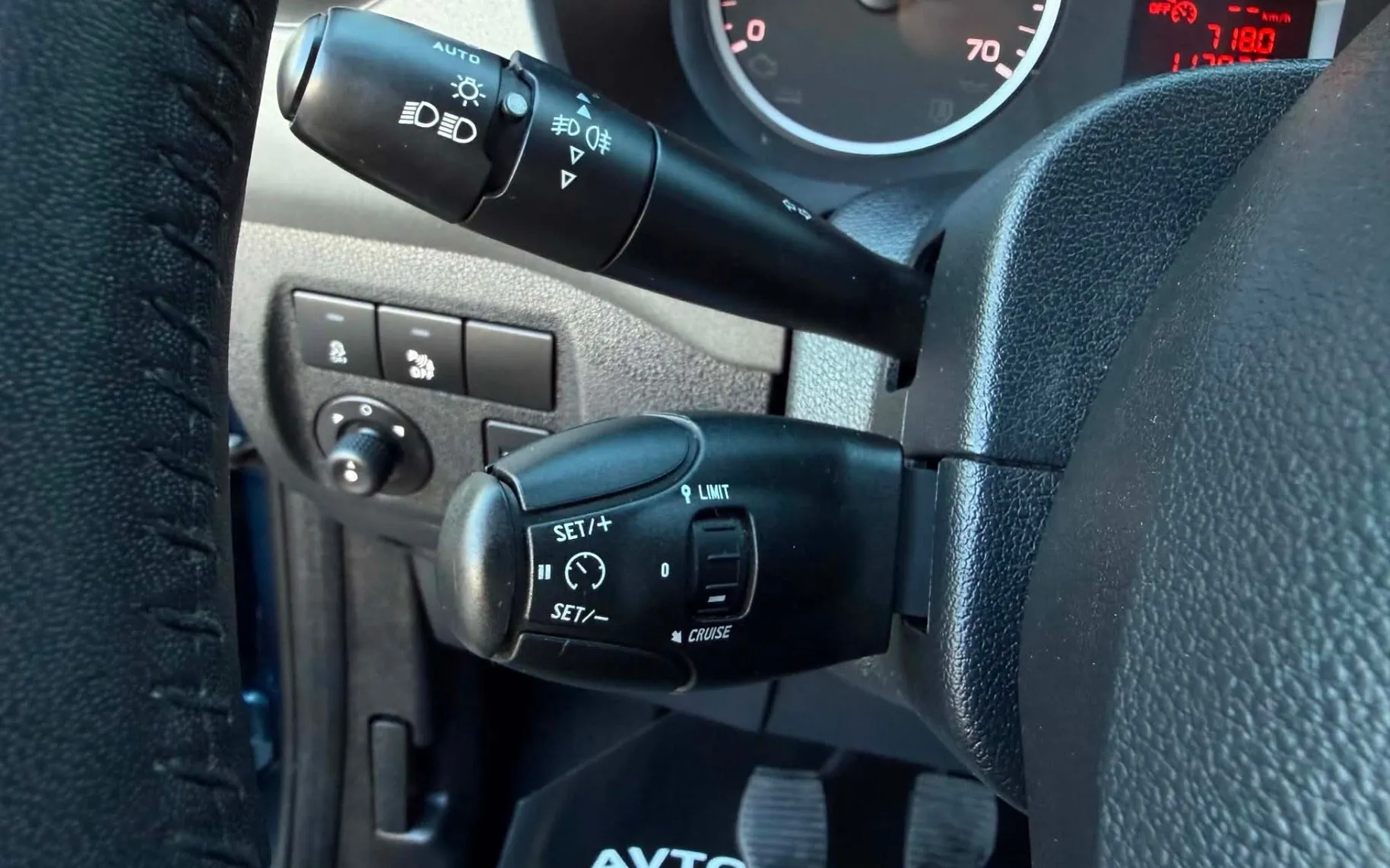 Notranja slika - Citroën Berlingo - 1.6 HDI-LED-NAVI-117.000km-LIZING ZA TUJCE-PDC-... - 12