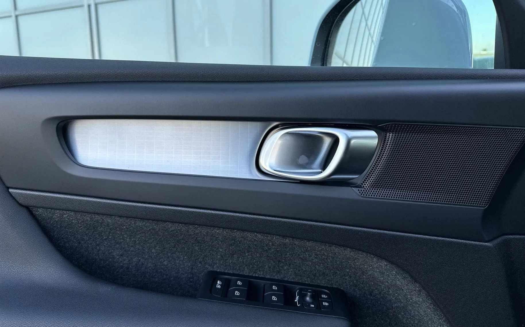 Notranja slika - Volvo XC40 - B3 P Core AT DCT 3 leta garancije + 3 servisi... - 13