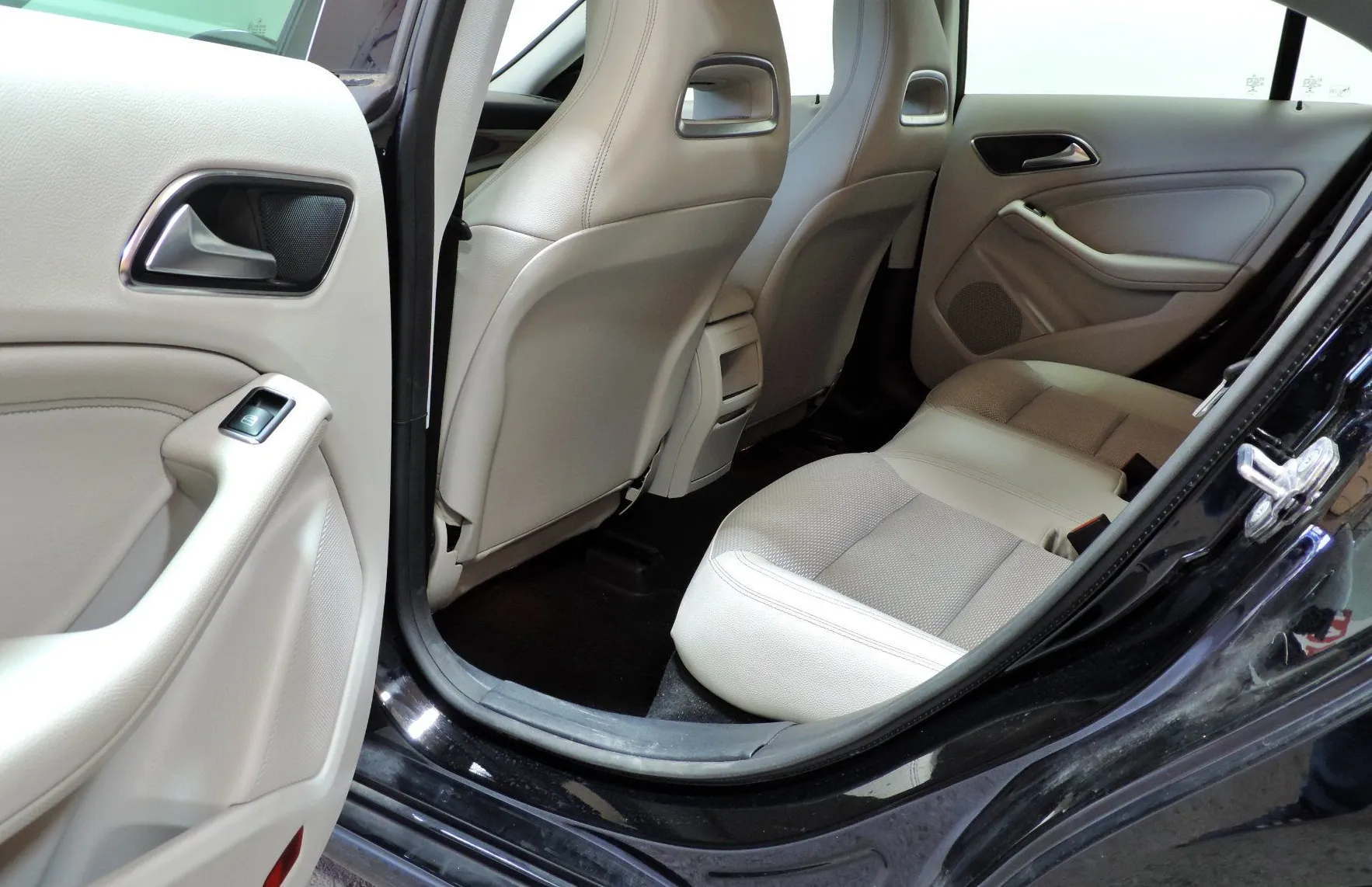 Zunanja slika - Mercedes-Benz CLA-Razred - 180 - 10