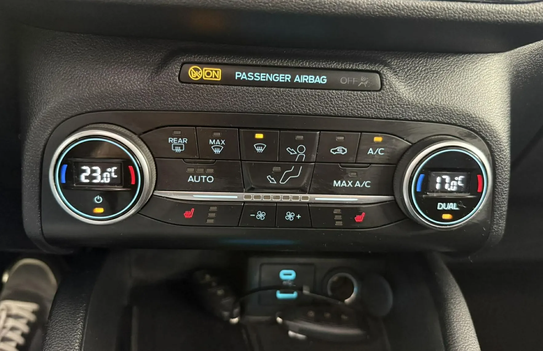 Zunanja slika - Ford Kuga - 2.5 Duratec PHEV ST-Line CVT KAMERA.NAVI.LED.ALU. - 20