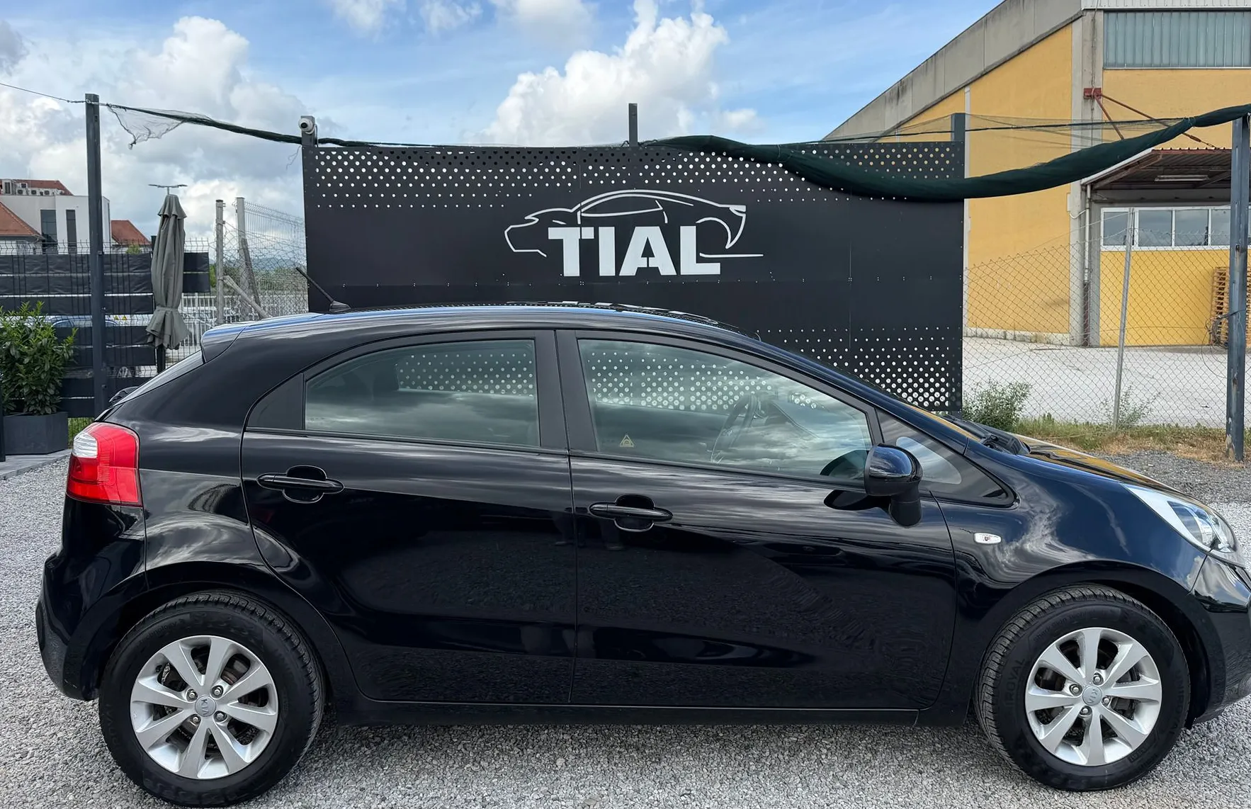 Zunanja slika - KIA Rio - 1.2 SAMO 78.000KM-AVT.KLIMA-PDC-SLO-NA OBROKE - 8