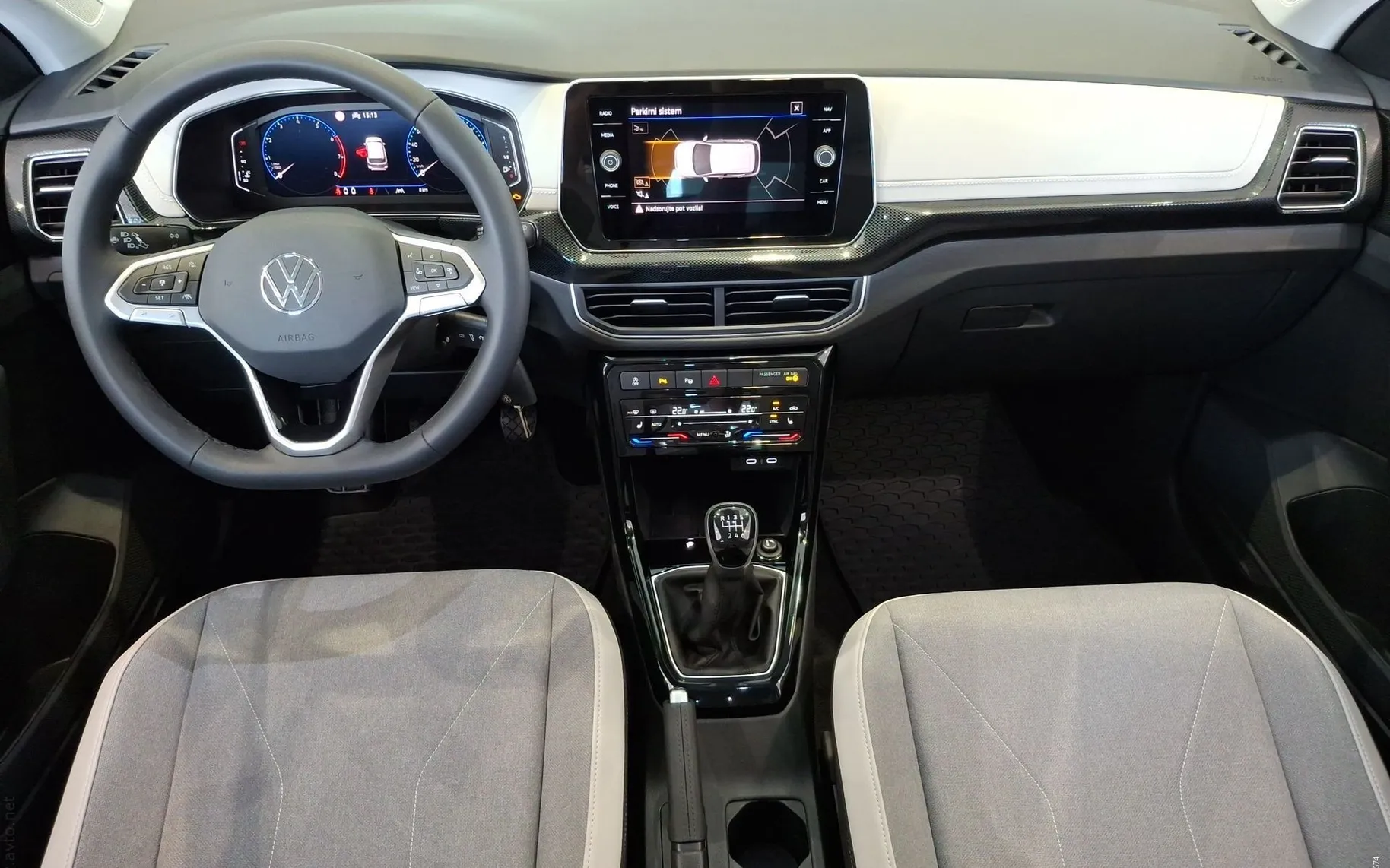 Notranja slika - Volkswagen T-Cross - 1.0 TSI Style 115... - 10