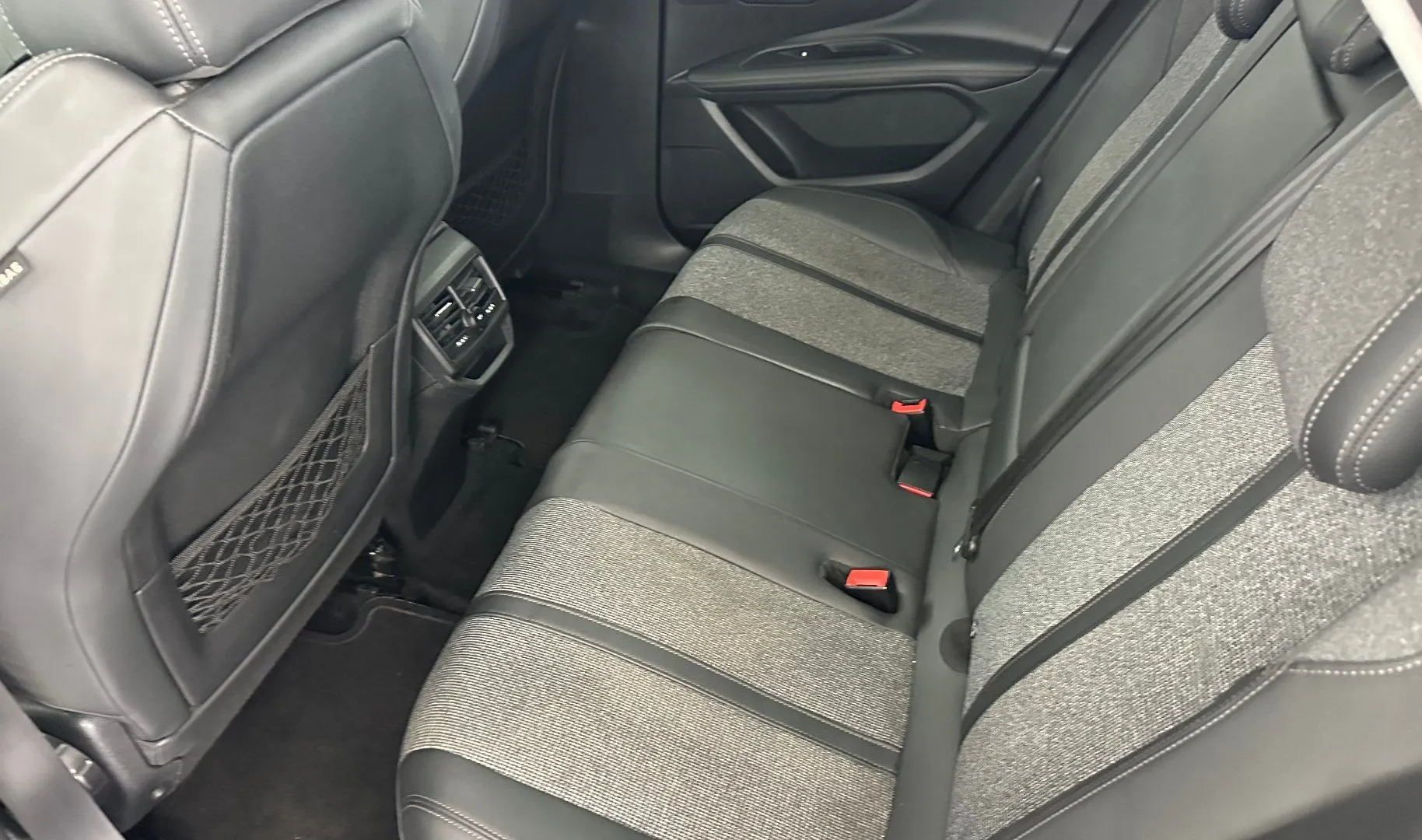 Zunanja slika - Peugeot 3008 - PURETECH TURBO 130 ALLURE.KAMERA.USNJE.LED.NAVI - 14