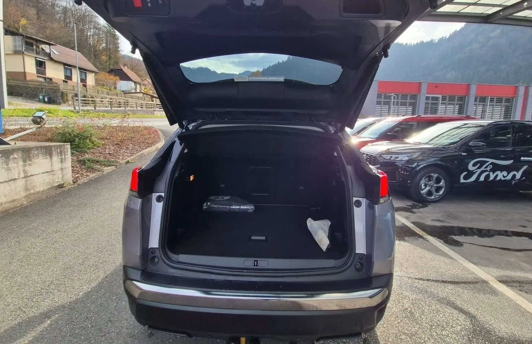 Zunanja slika - Peugeot 3008 - 1.5 BlueHDI 130 S S Allure Avt.-LED- VK- JAMSTVO - 10