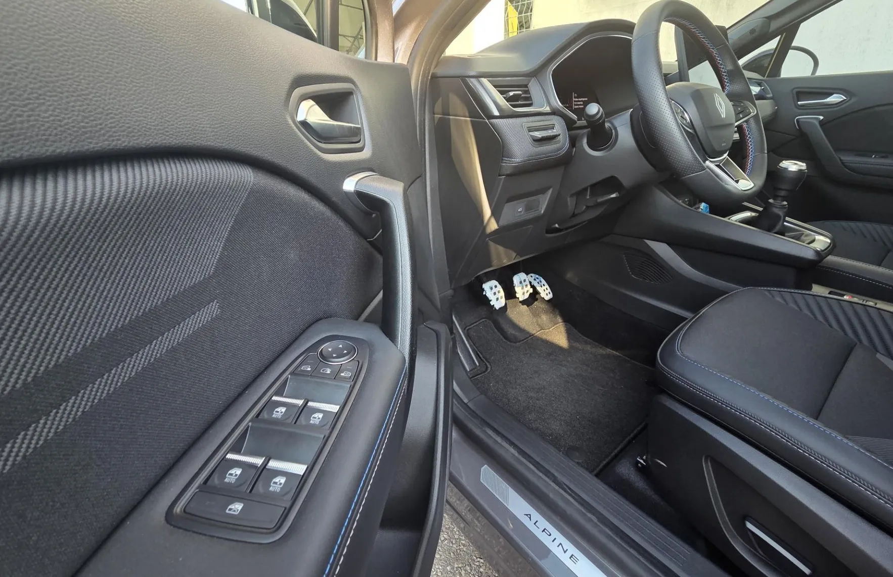 Zunanja slika - Renault Symbioz - Esprit Alpine TCe140 +Varnost+Parkiranje+Panorama - 11