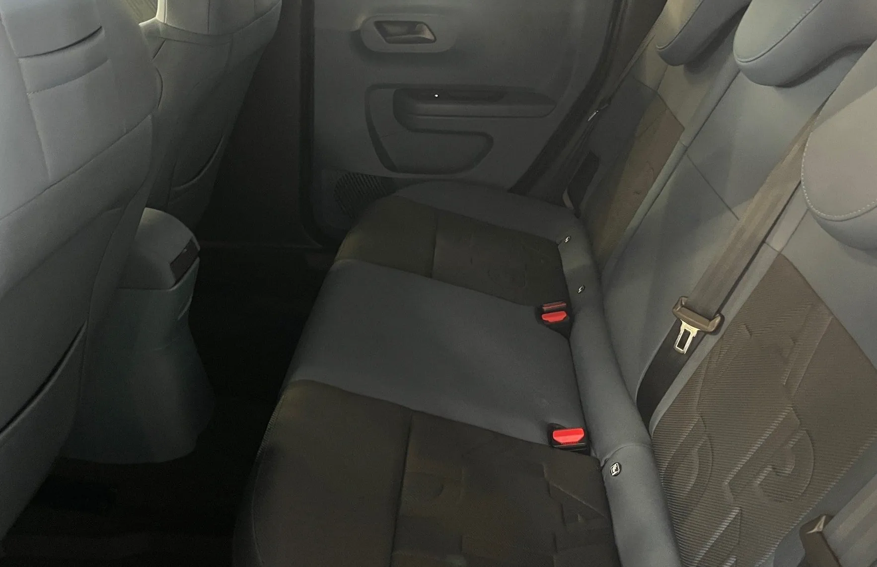 Zunanja slika - Fiat Grande Panda - 1.2 110 e-Hybrid Icon AT - 11