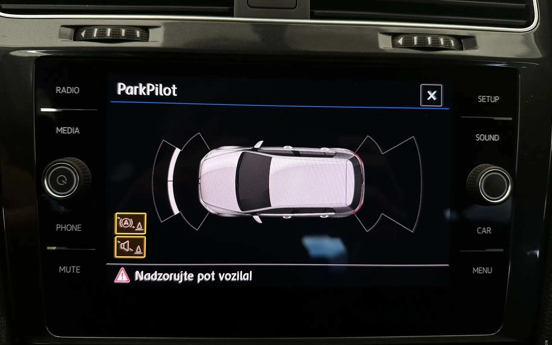 Notranja slika - VW Golf - 1.6 TDI-2XPDC-LED-AKTIVNI TEMPOMAT-NA OBROKE TUJ.. - 10