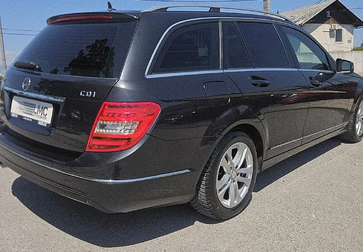 Zunanja slika - Mercedes-Benz C-Razred - 220 CDI 170ks °AVANTGARDE° °XENON° °2x PDC° - 5