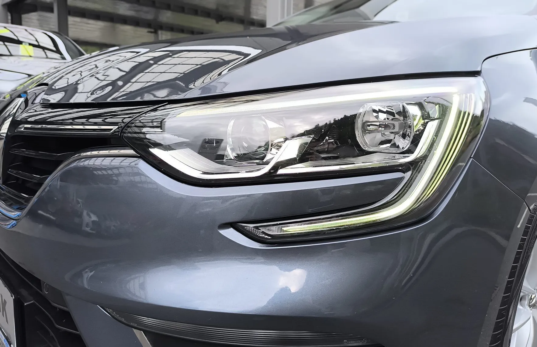 Zunanja slika - Renault Mégane - Megane Berline TCe 100 SLO POREKLO - 1.LASTNIK - 7