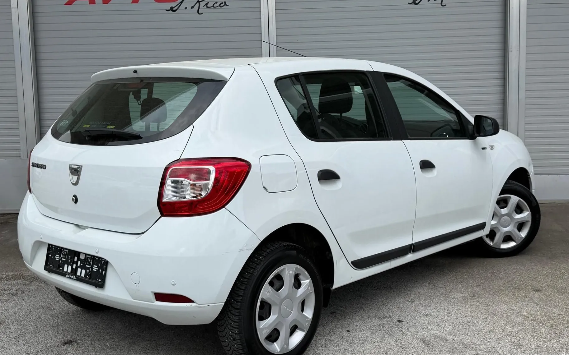 Zunanja slika - Dacia Sandero - 1.2 16V-90.000KM-SLO-KLIMA-SERVO VOLAN-TRAJNIK - 4