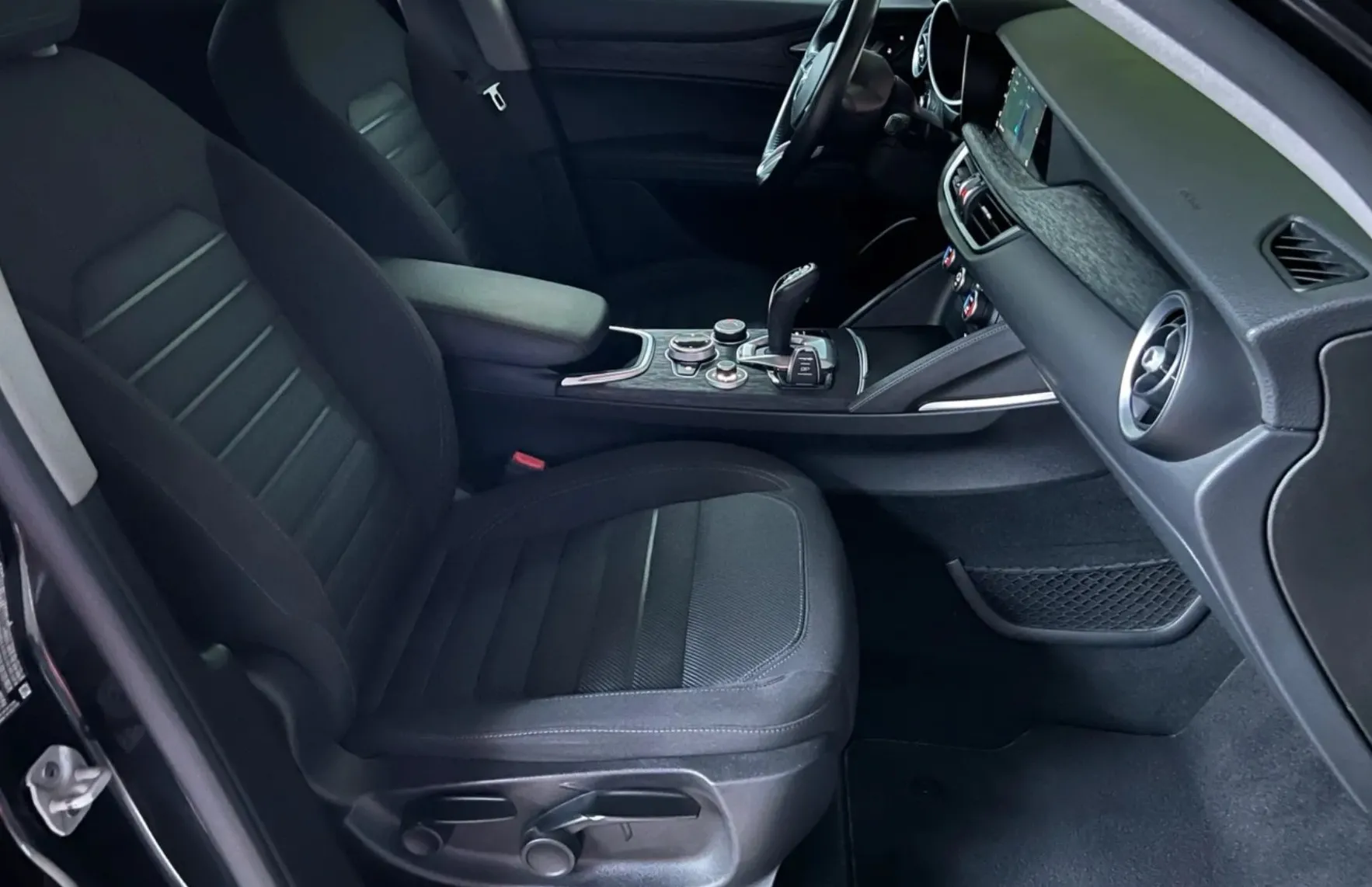 Zunanja slika - Alfa Romeo Stelvio - Q4 2.2 Diesel 190 Avt. od 1 lastnika 1 letna garan - 11