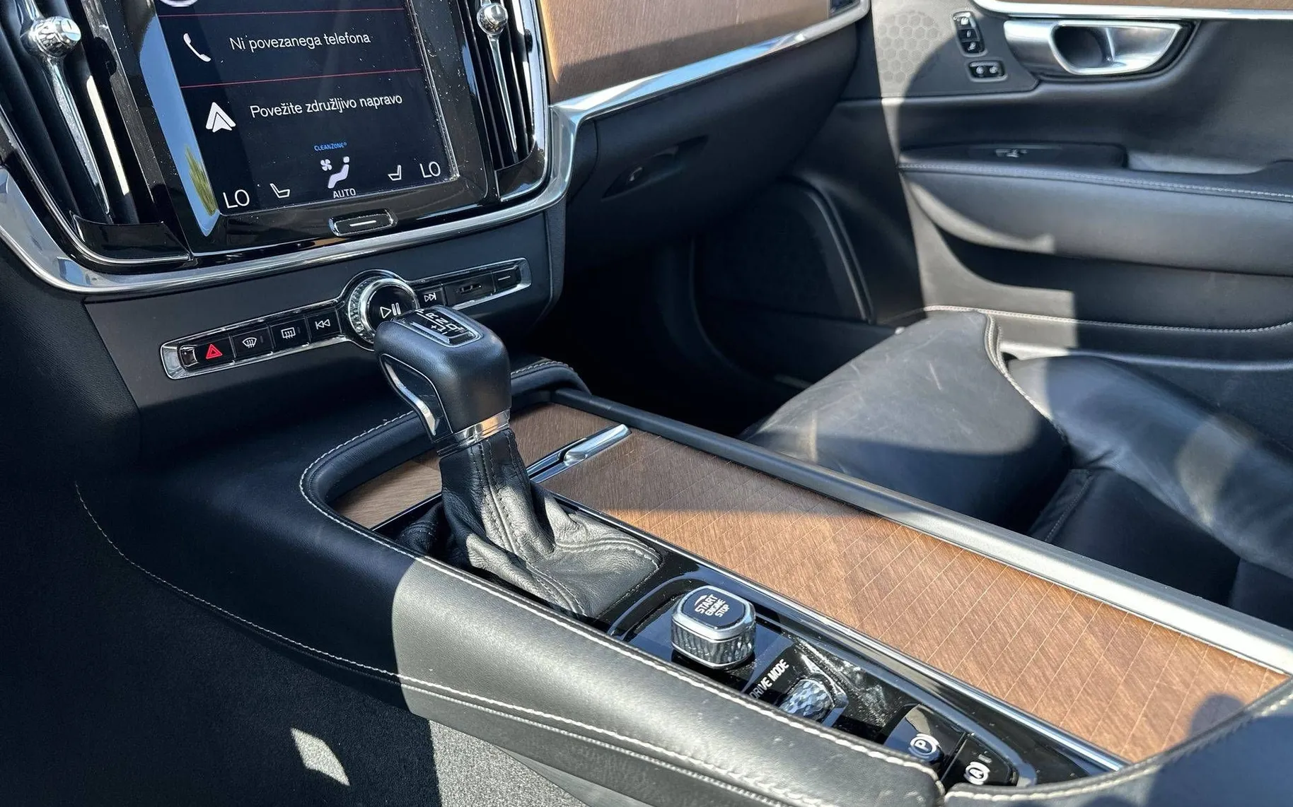 Notranja slika - Volvo S90 - D4 Inscription Avt. - 20
